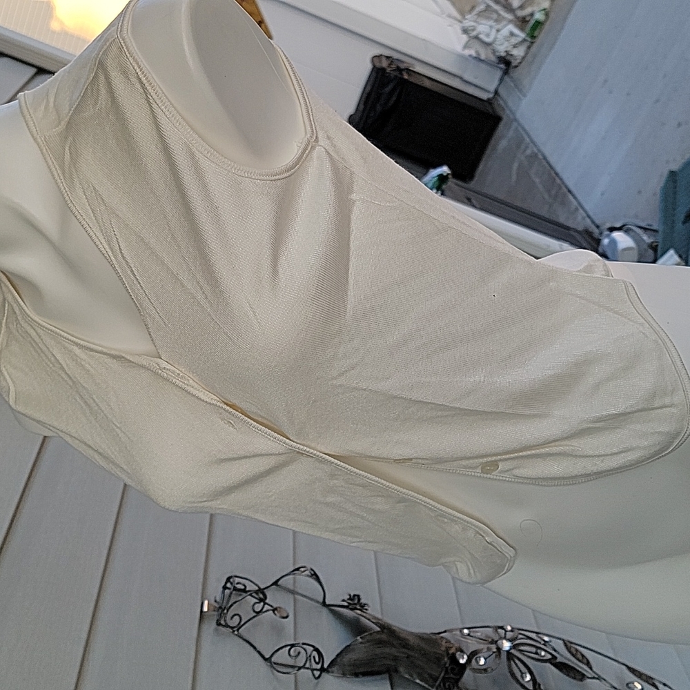 Ruckus  knit soft button  top. Small